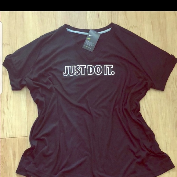 Nike Tops - 3X Nike Ladies Holographic letters Tshirt